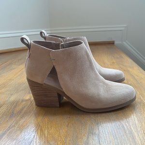 lea bootie toms